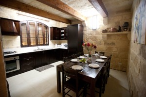 Kitchen and dining area Tilmun Farmhouse